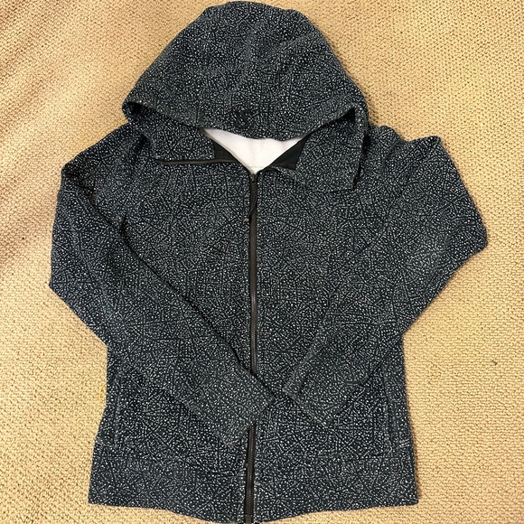 Lululemon scuba - Picture 1 of 2